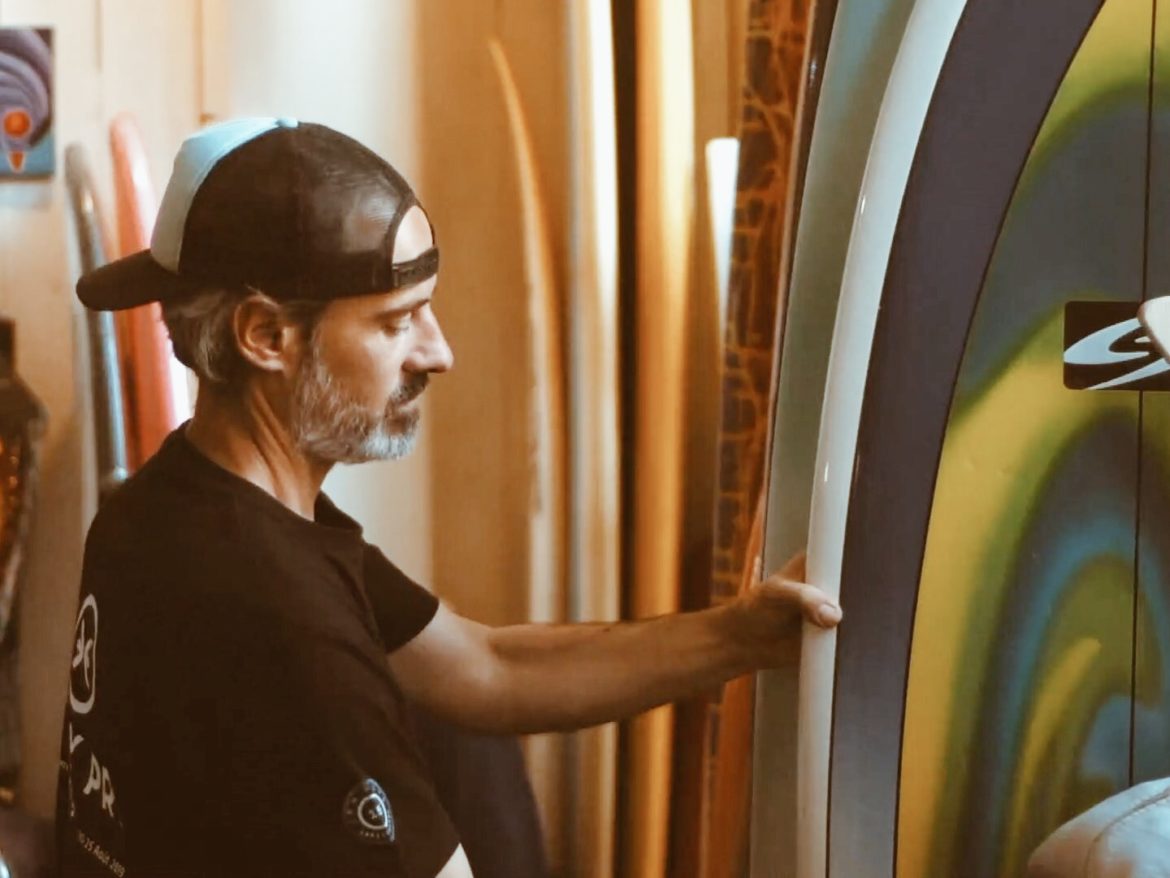 COMMENT CHOISIR SA PLANCHE DE SURF ? LE GUIDE COMPLET